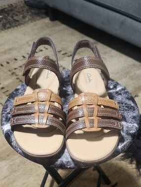 Clarks Two-Tone Brown and Tan Strappy Women’s Sandals